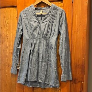 10/25$ 🧁 Blue Long Sleeve Tunic Top